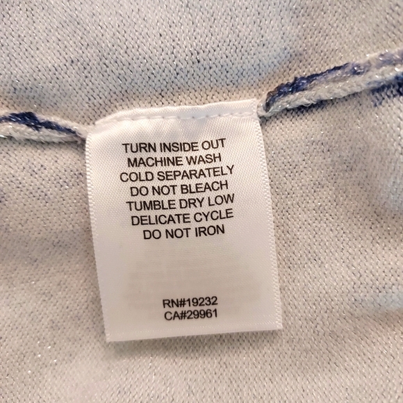 Alfred Dunner Silver Sparkle Snake Print Top with Embellished Neckline: XL - Picture 10 of 11